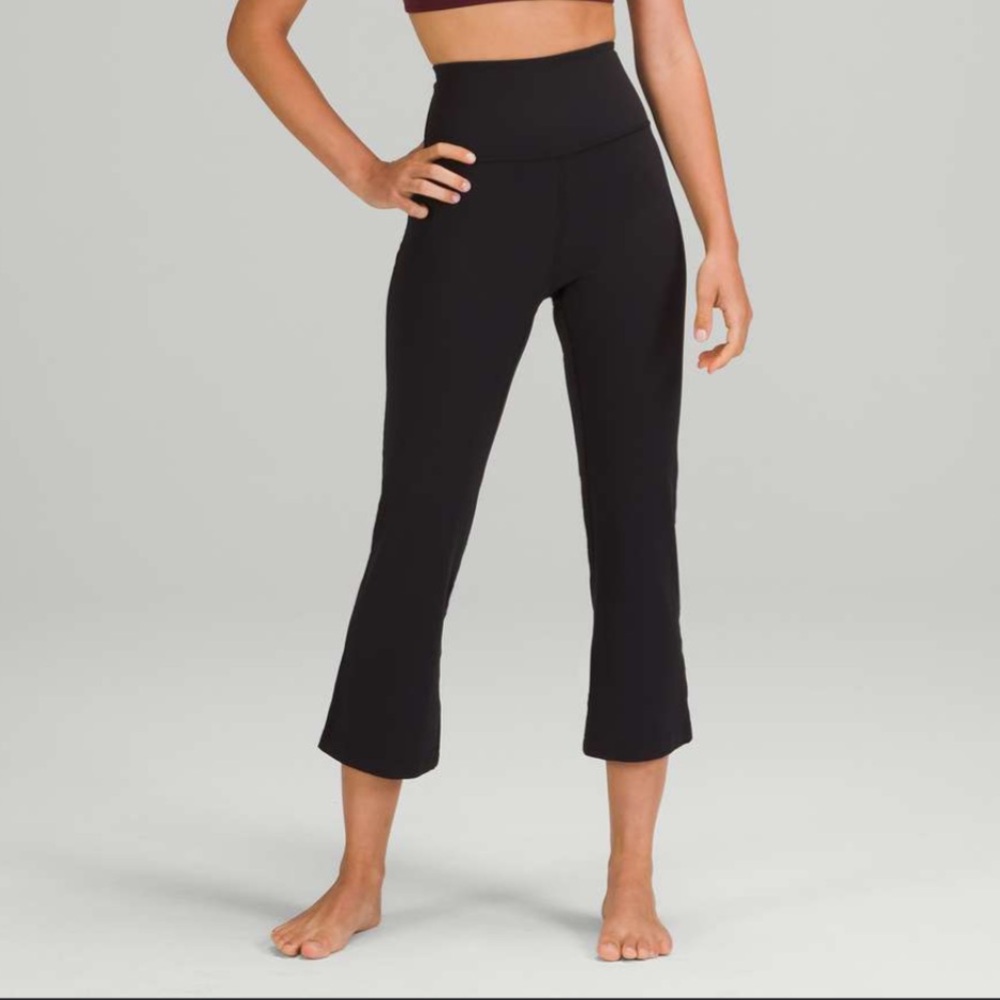 Lululemon Groove Super-High-Rise Crop 23" Black Nulu fabric - Size 2